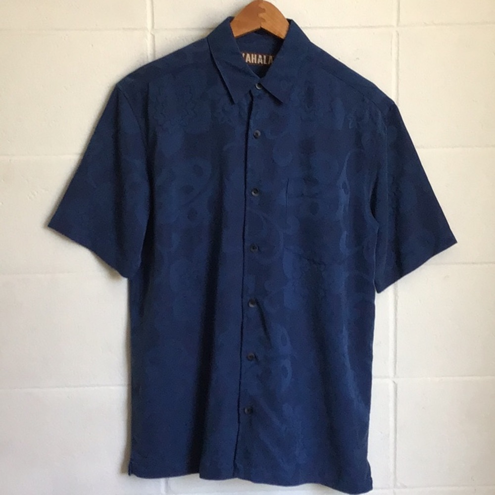 Navy Blue Casual Button Down Shirt with Classic Collar